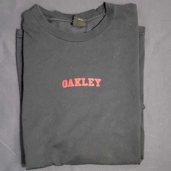 OAKLEY BLACK TSHIRT WITH RED WHITE AND BLUE STARS ABS STRIPES OAKLEY LOGO DESIGN - Picture 4 of 6